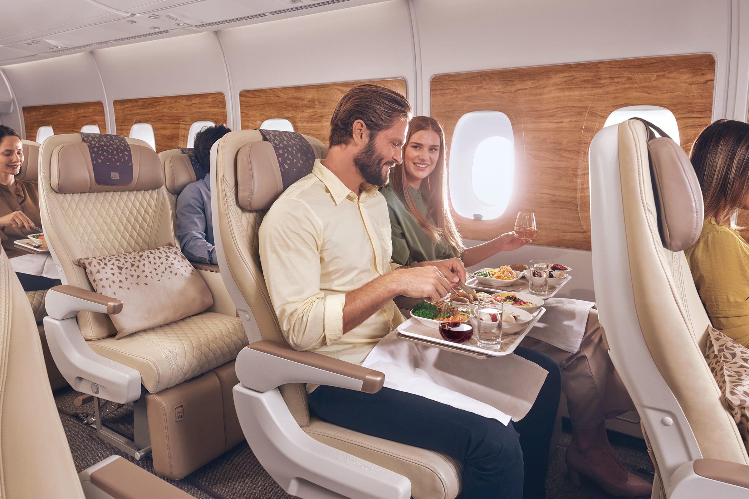 emirates-celebra-lan-amento-da-premium-economy-no-brasil-revista