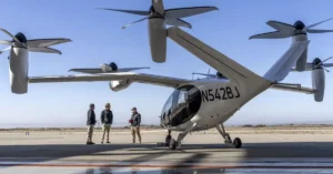 Descubra como os táxis aéreos elétricos (eVTOLs) da Uber, em parceria com a Joby Aviation, vão revolucionar a mobilidade urbana a partir de 2026 com voos sustentáveis e acessíveis